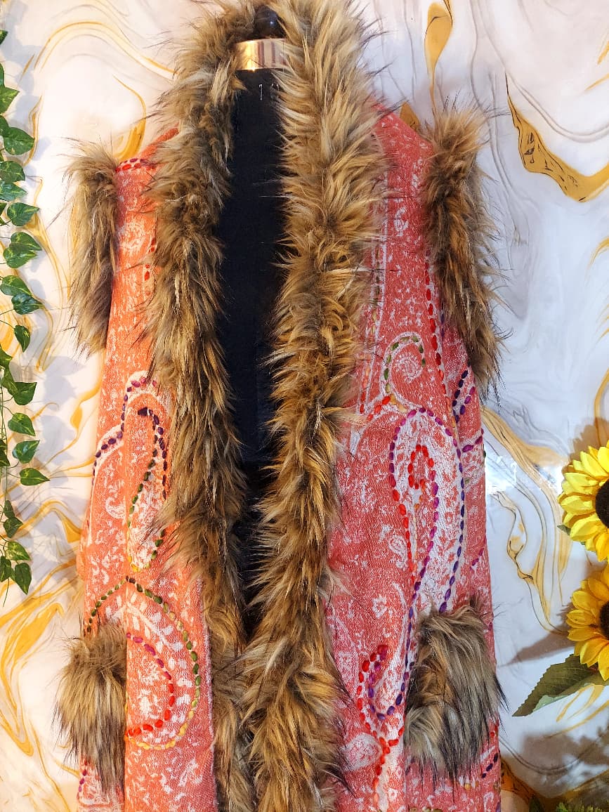 Kashmiri Wool Capes: Paisley Design, Faux Fur Trim, Bohemian Style, Winter Poncho