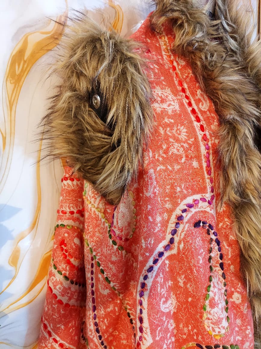 Kashmiri Wool Capes: Paisley Design, Faux Fur Trim, Bohemian Style, Winter Poncho